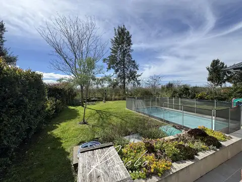 Casa en Venta, Pileta, Parrilla. 3 Dormitorios. Barrio Cerrado. Zona Norte, Escobar