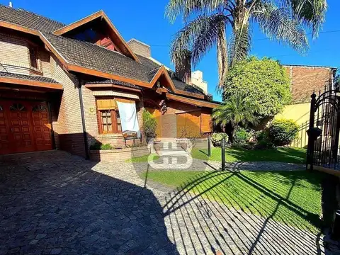 Casa 4 ambientes con 4 baños