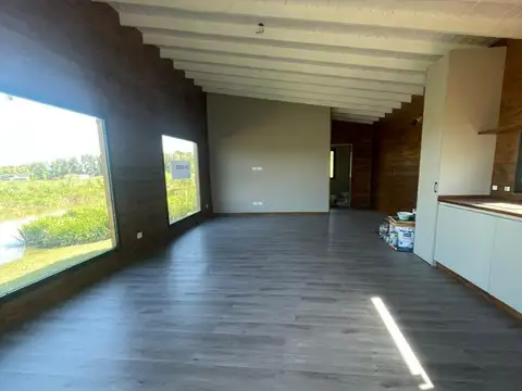 Venta casa 2 ambientes en barrio náutico Albardón