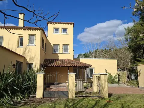 Casa de 500 m2 en venta sobre lote de 2.500 m2, Apta Crédito en Chacras del Ocho, al lado de Pilará