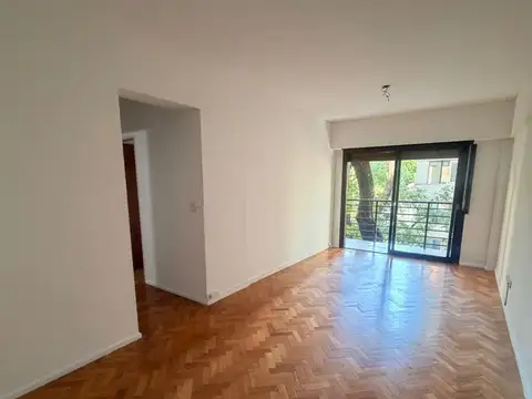 DEPARTAMENTO DE TRES AMBIENTES AL FRENTE CON DOS BALCONES MUY LUMINOSO 