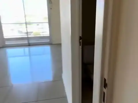 Departamento en Alquiler en Zarate, $ 650.000