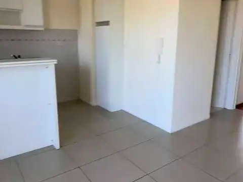 Departamento en Alquiler en Zarate, $ 650.000