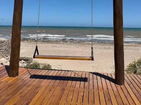 Propiedad sobre 2 lotes con 2 unidades en Balneario Costa bonita