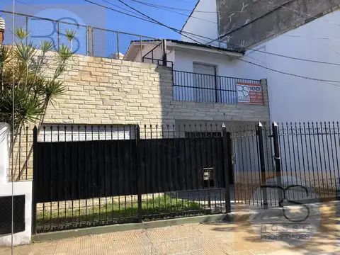 Perón, Av. Pte. 900