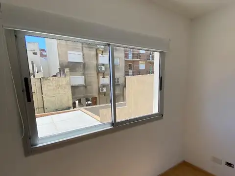 Departamento en Alquiler en Castelar Sur, $ 650.000