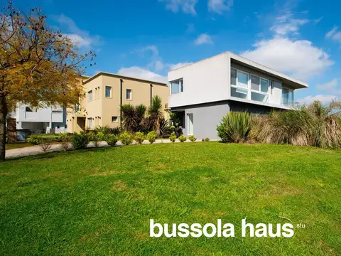 Casa 6 ambientes con 2 baños