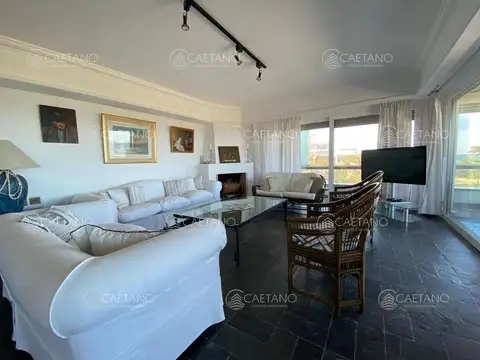 Departamento en Alquiler Temporal en Playa Brava, USD 25.000