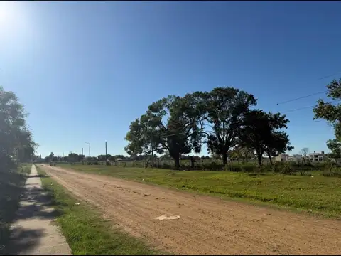 Venta de chacra y 2 lotes con casa en excelente zona