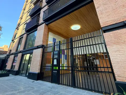 Venta Departamento 4 Ambientes Con Terraza y Cochera en Ituzaingo Norte