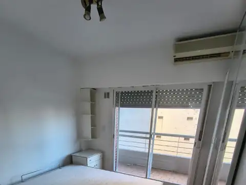 Alquiler departamento amplio monoambiente en almagro con balcon