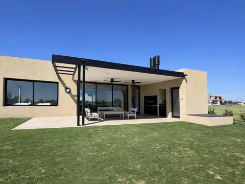 Casa en Alquiler en Fisherton, USD 2.100