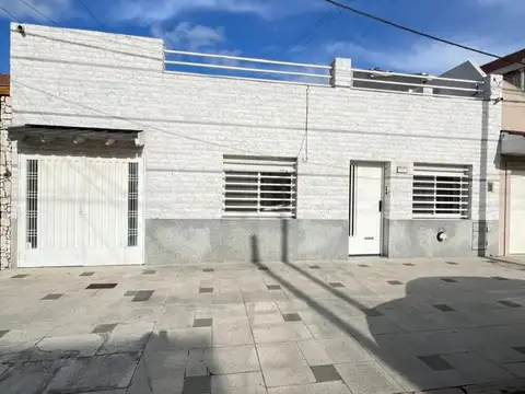 CASA LOTE PROPIO 5 AMBIENTES CON PATIO Y TERRAZA