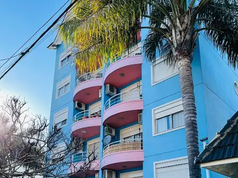 *MUY BUEN DEPTO. 2 AMB. CON BALCÓN *EDIFICIO CON SUM, BAÑO Y PARRILLA  *A 1 CD. PTE. JUAN D. PERÓN