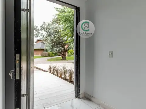 Casa 5 ambientes con 3 baños