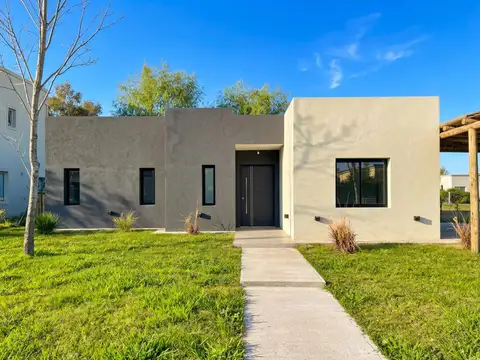 Casa en Venta en Pilar del Este - Santa Emilia, USD 180.000