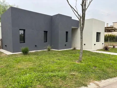 Casa 5 ambientes con 1 baño