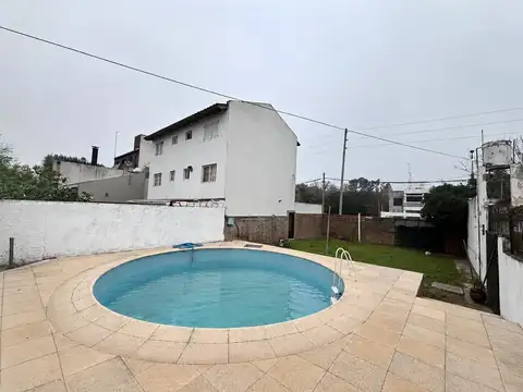 Calle 143 e/ 39 y 40 300
