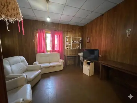 Casa 5 ambientes con 1 baño
