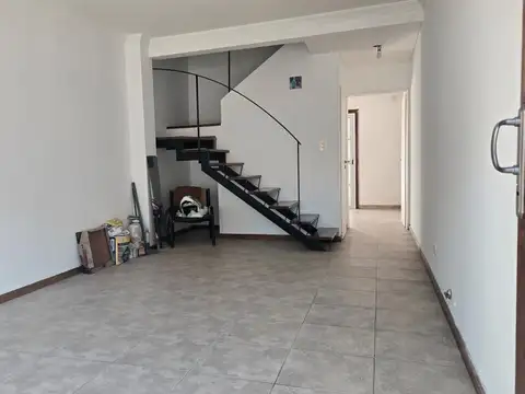 TRIPLEX en Alquiler 4 ambientes en Ramos Mejia .