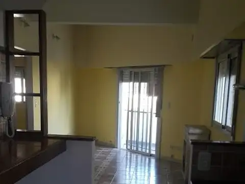 DEPTO. PLANTA ALTA 3 AMB CHICO - SIN EXPENSAS