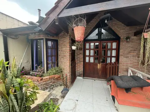 Casa en Venta en Castelar, USD 95.000