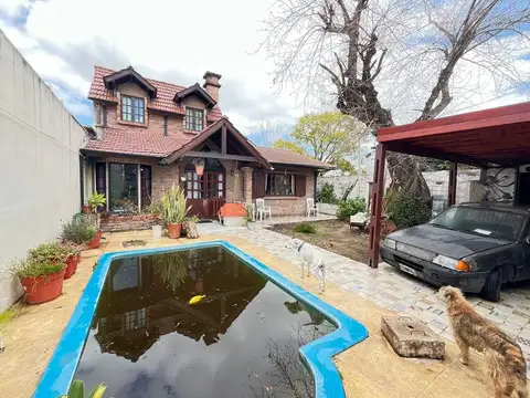 Casa en Venta con 1 cochera