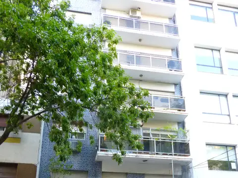 Departamento de 4 ambientes frente a Parque Lezama