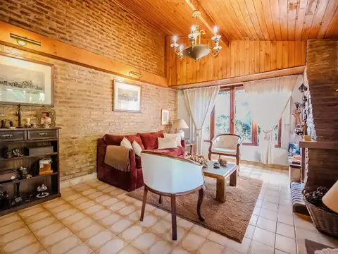 Casa 3 ambientes con 2 baños
