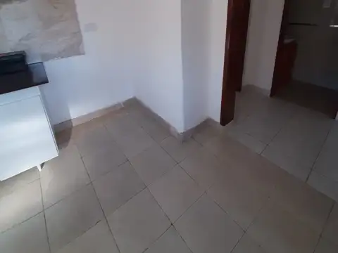 Departamento  tipo cas 2 ambientes    Exc. Ubic, s/ C Calle Parana 2  cuadras de la estac . pleno centro comercial