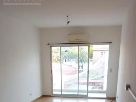 Departamento en Alquiler en Flores, $ 450.000