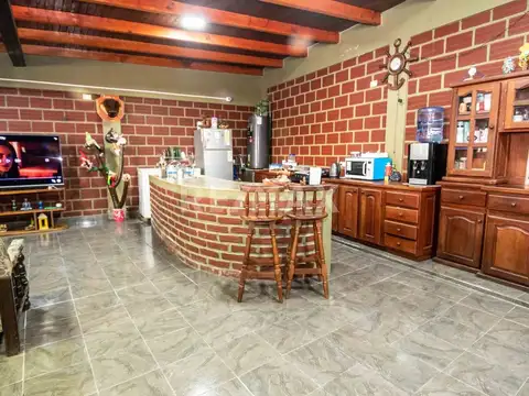 Casa en Venta con 3 cocheras