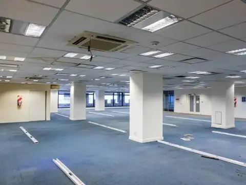 Oficinas Comerciales . Planta Libre . Balcón . 8 Cocheras . Venta . San Nicolás . Microcentro