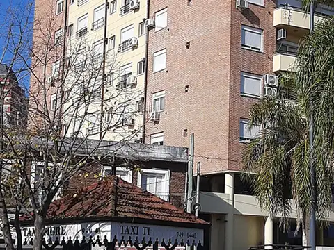 Alquiler Departamento 3 ambientes con balcon y cochera. Piso Alto  en Tigre Centro