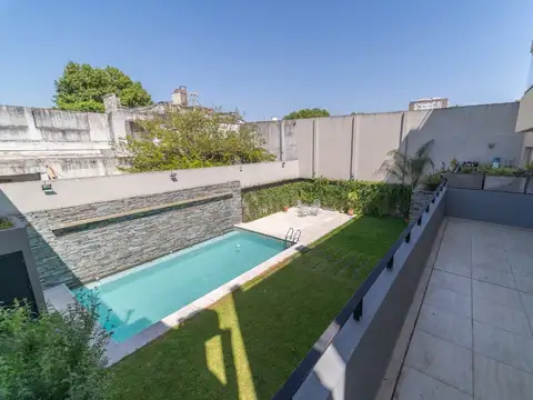 EXCELENTE 3 AMB. PISO 1° CFRENTE PISO 91m2tot. GRAN BALCON TERRAZA CON PARRILLA