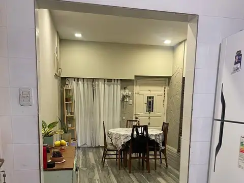 Casa 6 ambientes con 2 baños