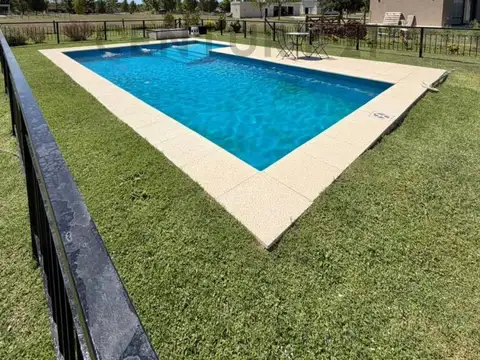 VENTA CASA 4 AMBIENTES EN FINCAS DE SAN VICENTE SPORTING