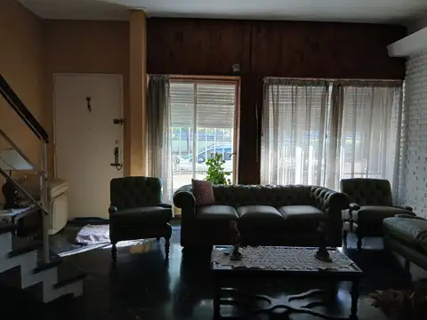 Casa 5 ambientes con 2 baños