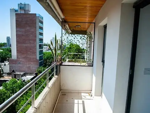 Departamento en Alquiler – Piso 6 al Frente con Vista Despejada y Balcón – Echesortu