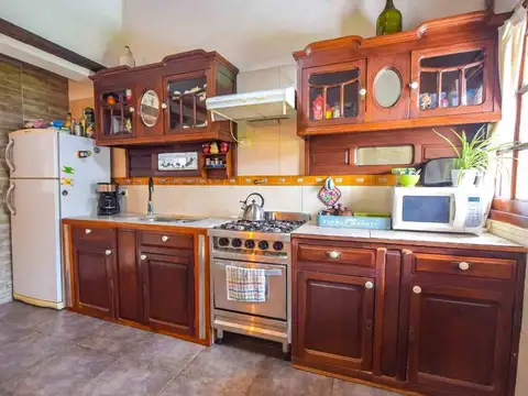 Casa en Venta con 2 cocheras