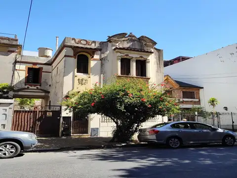 Casa de 8 ambientes en Venta en Caballito 
