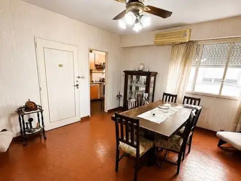 4 ambientes, 72mts, USD 120.000, piso alto