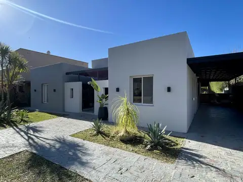 Casa en Venta en San Isidro Labrador, USD 350.000