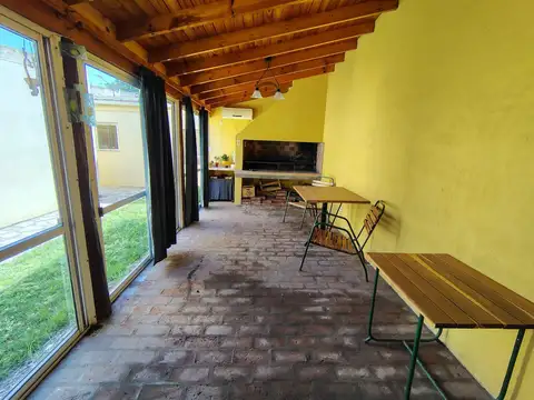 Casa 5 ambientes con 1 baño