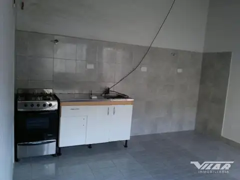 En Alquiler PH 2 amb. con patio,  proximo a Av. Laprida. V. Martelli