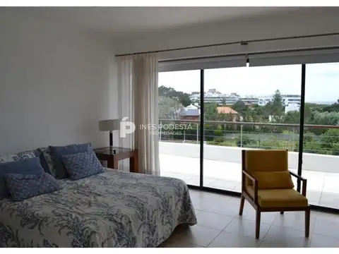 Departamento 5 ambientes con 4 baños