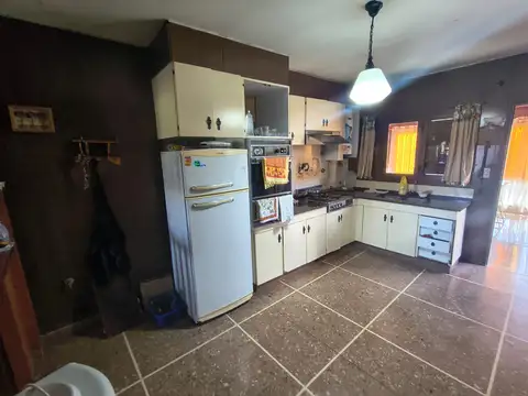 ¡OPORTUNIDAD ÚNICA EN TEMPERLEY! - DOBLE LOTE - CASA + GALPÓN + LOTE LIBRE