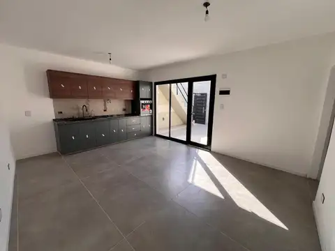 Depto Tipo Casa en Venta en Ramos Mejía, USD 77.000