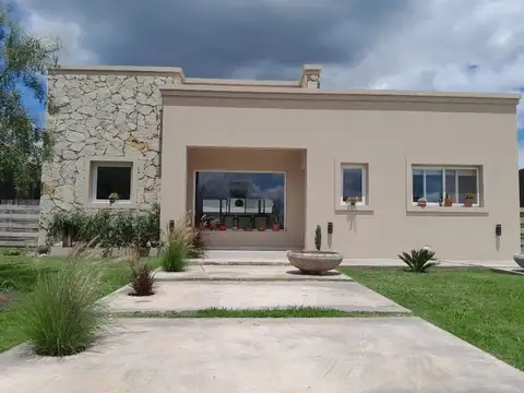 VENTA CASA 4AMB PILETA PILAR FINANCIA OPORTUNIDAD
