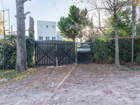 Calle 473 bis  e/  30 y 31